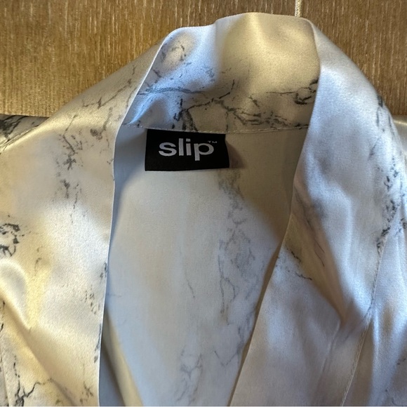 Slip Silk Marble Robe - Picture 3 of 7